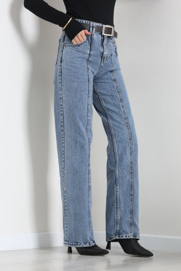 Kadın Açık Mavi Kemerli Straight Fit Yüksek Bel Kot Pantolon