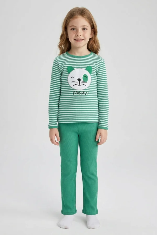 Daha Fazla Pijama Takımı