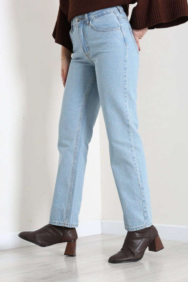 Kadın Açık Mavi Straight Fit Yüksek Bel Kot Pantolon 5