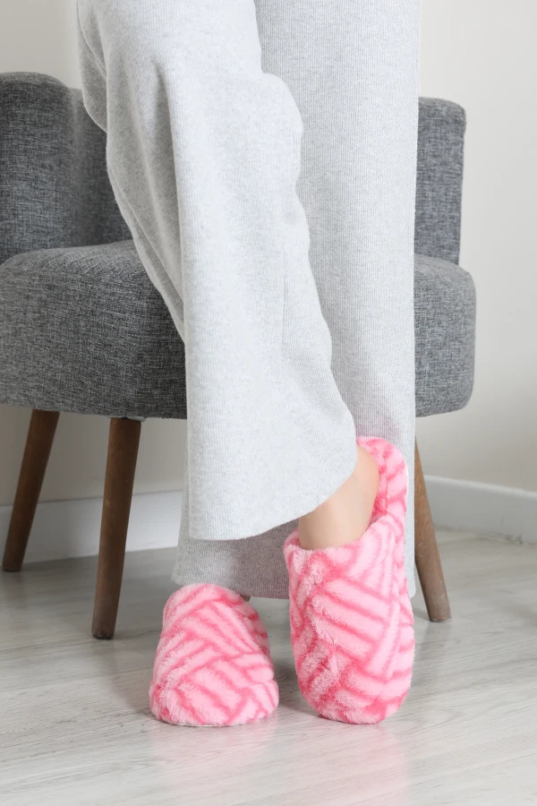 Peluş Desenli Kadın Ev Terliği Pembe 4