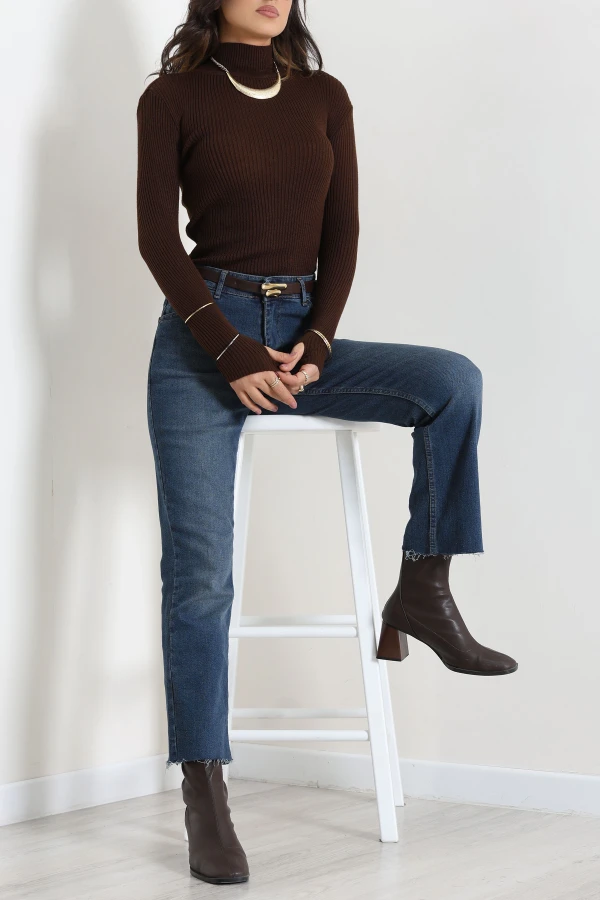 Dik Yaka Parmak Geçmeli Triko Body Acıkahve 2