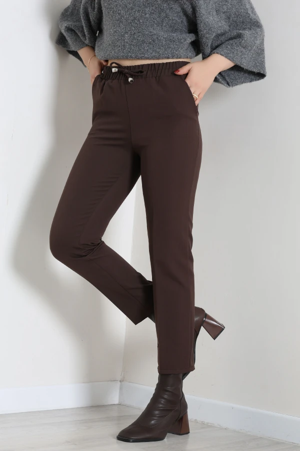 Kadın Kahverengi Çift Bağcıklı Regular Fit Pantolon 3