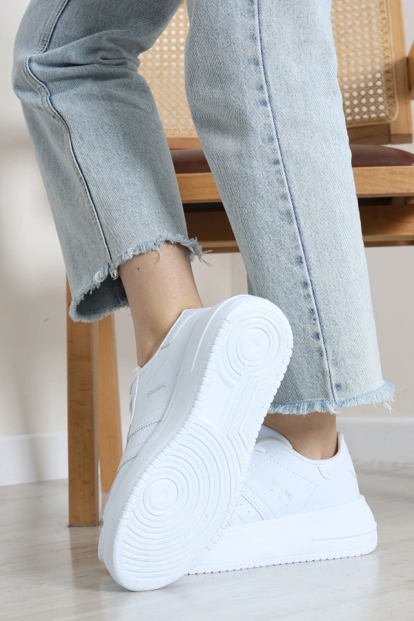Kadın Beyaz Günlük Spor Ayakkabı Rahat Tabanlı Bağcıklı Sneaker Model 7
