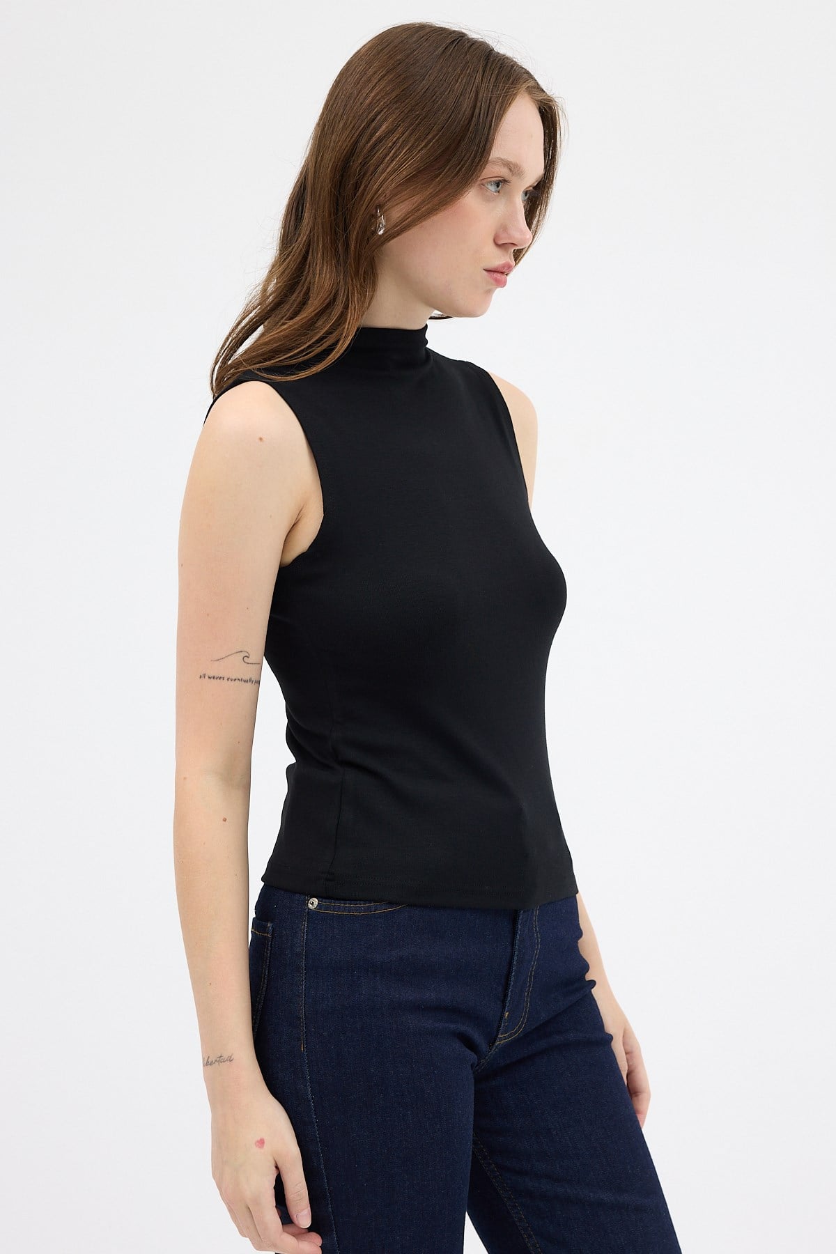 Siyah Kadın Kolsuz Yüksek Yaka Body 8155A 2