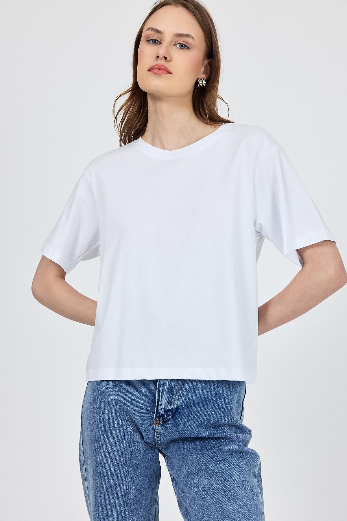 Beyaz Bisiklet Yaka %100 Pamuk Relaxed Fit Tişört 2142M 6