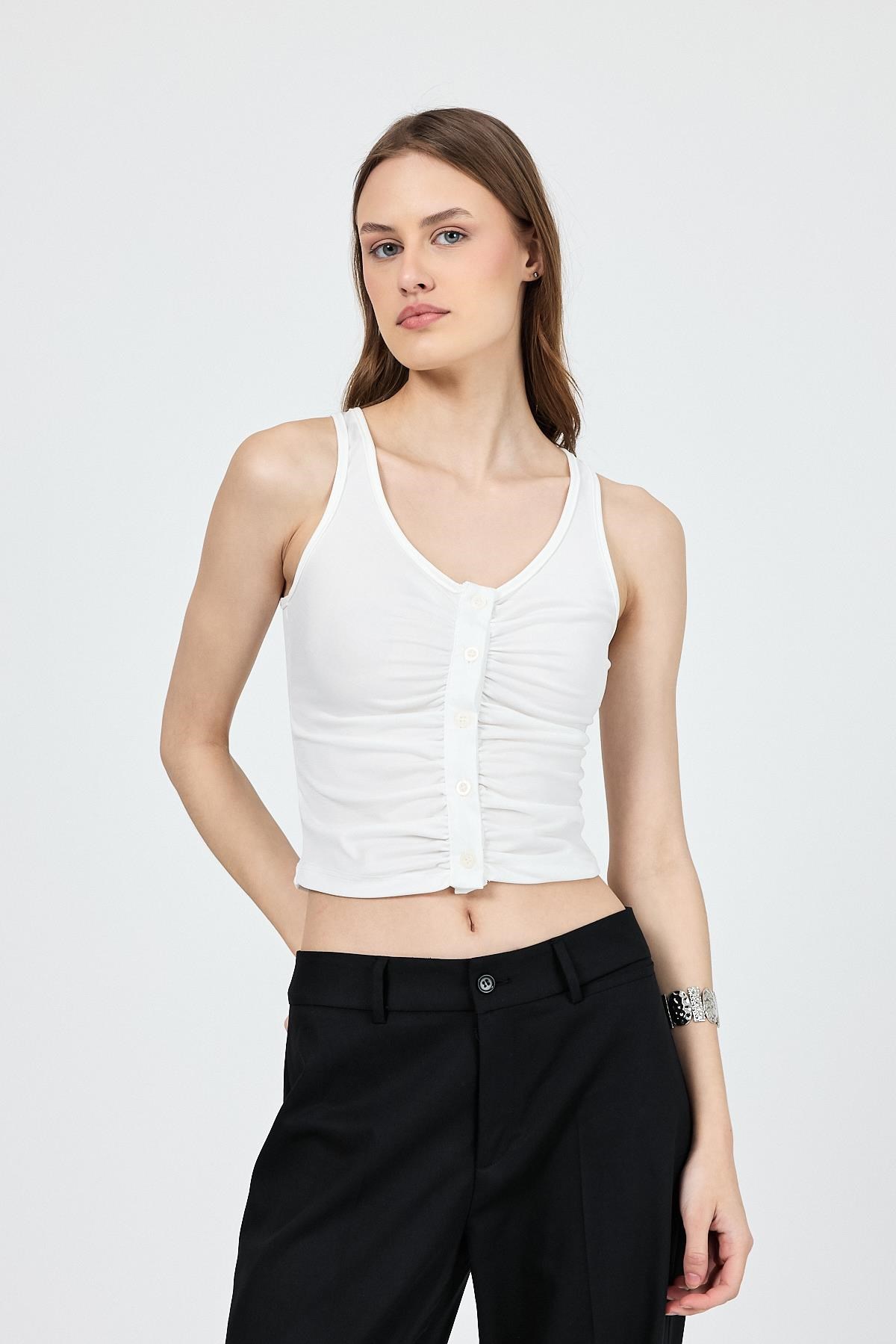 Ekru U Yaka Büzgülü Düğmeli Atlet 13298