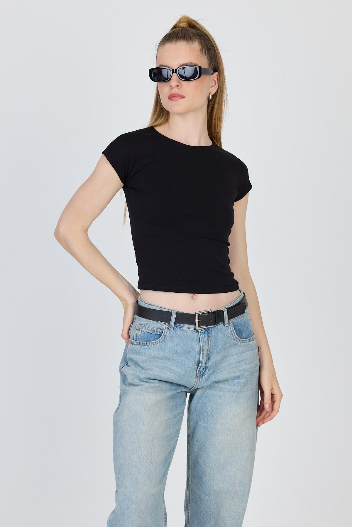 Siyah Bisiklet Yaka Pamuklu Slim Fit Tişört 9190