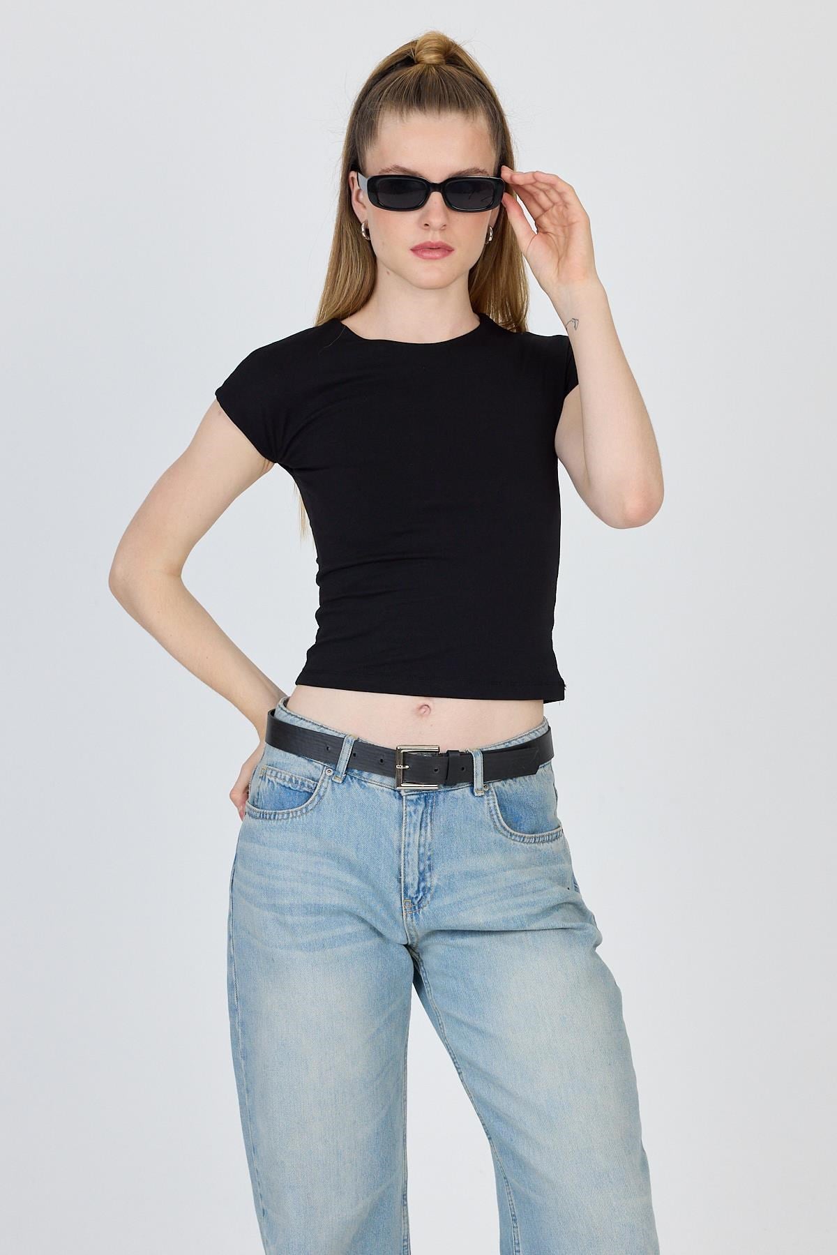 Siyah Bisiklet Yaka Pamuklu Slim Fit Tişört 9190 7