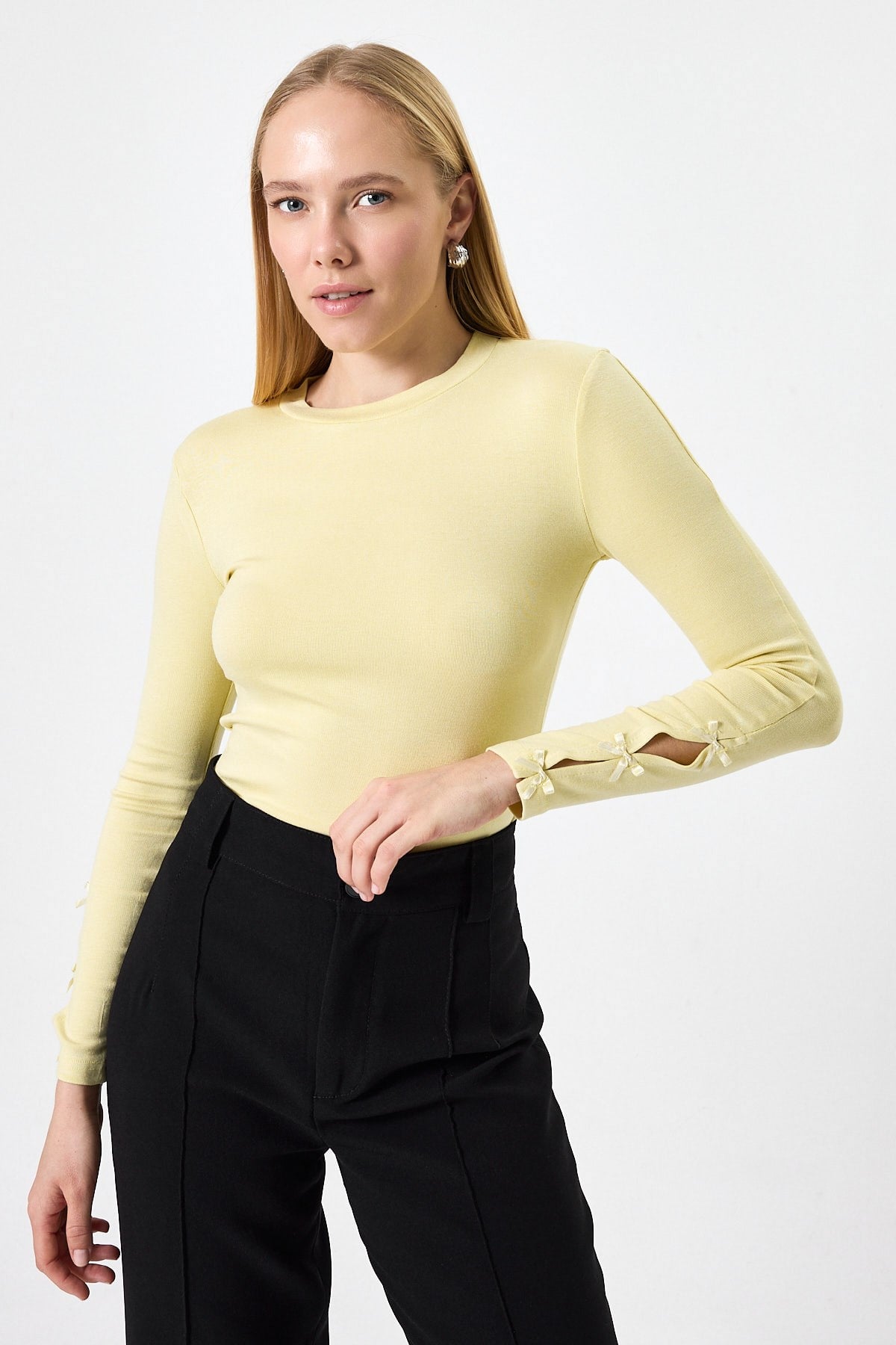 Sarı Kol Kurdele Detaylı Bluz 8232A 2