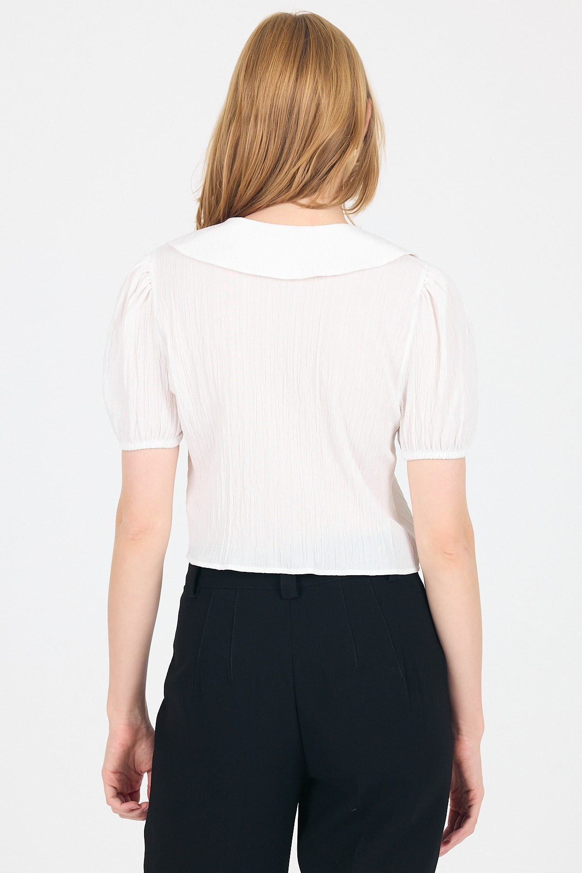 Beyaz Bağlama Detaylı Bebe Yaka Crop Bluz 8064 5