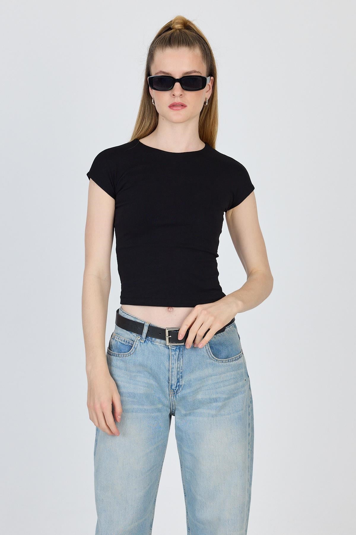 Siyah Bisiklet Yaka Pamuklu Slim Fit Tişört 9190 2
