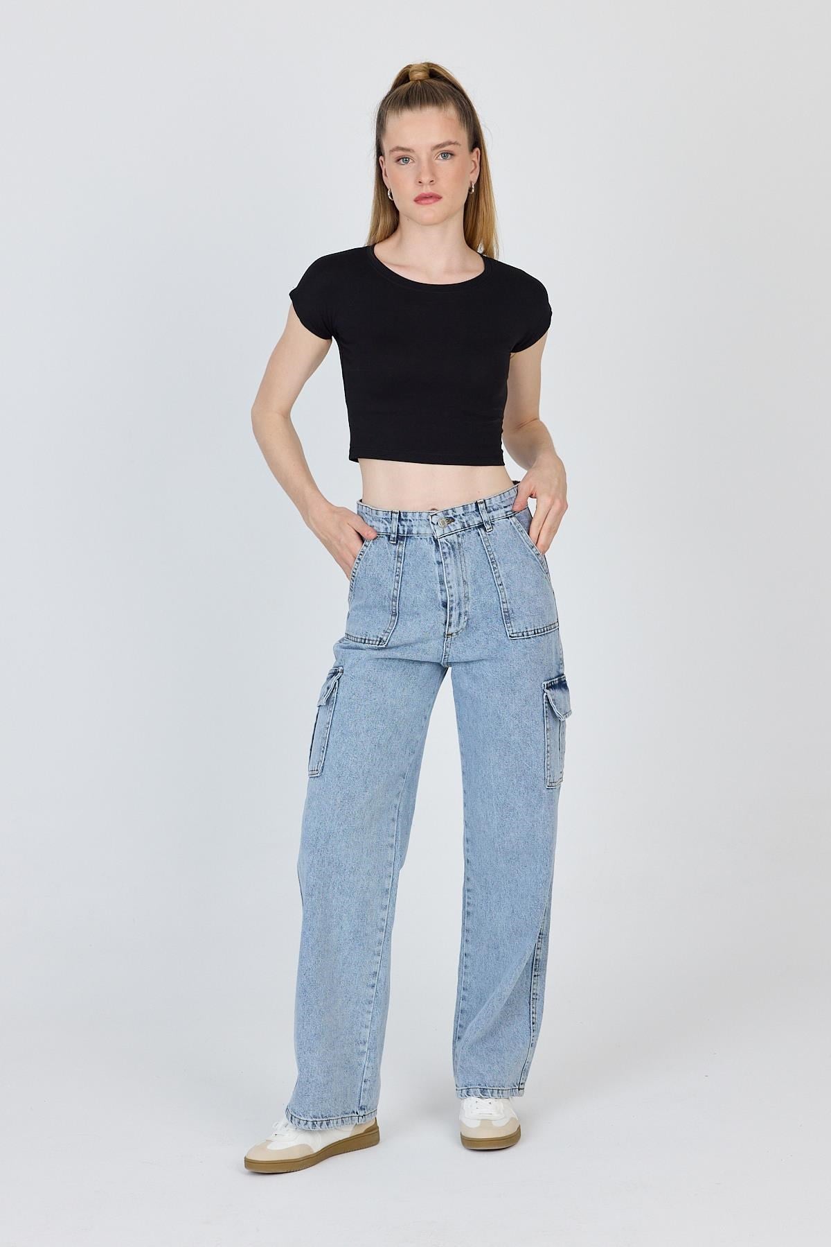 Siyah Bisiklet Yaka Pamuklu Slim Fit Crop Tişört 9199M 2