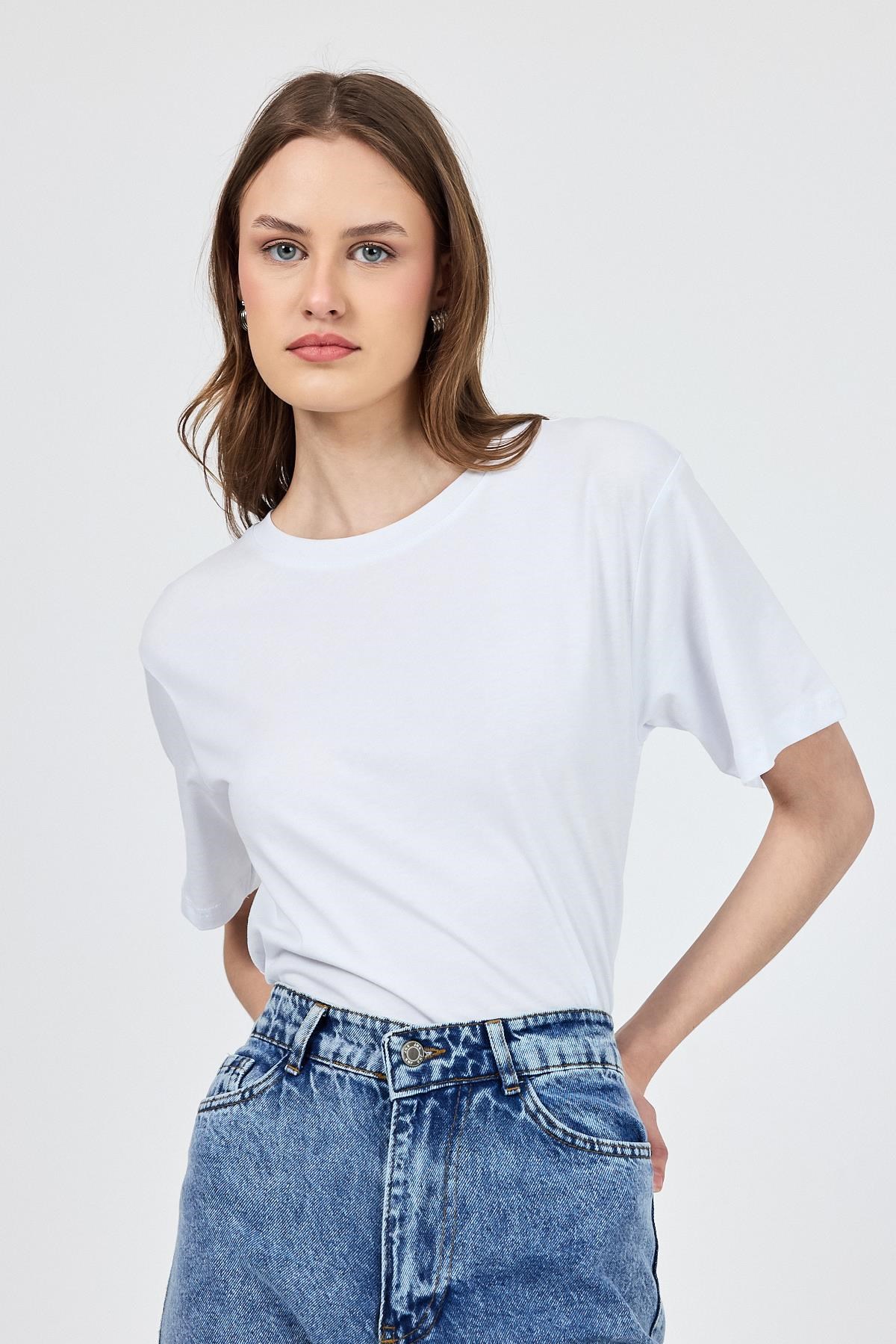 Beyaz Bisiklet Yaka %100 Pamuk Relaxed Fit Tişört 2142M 2