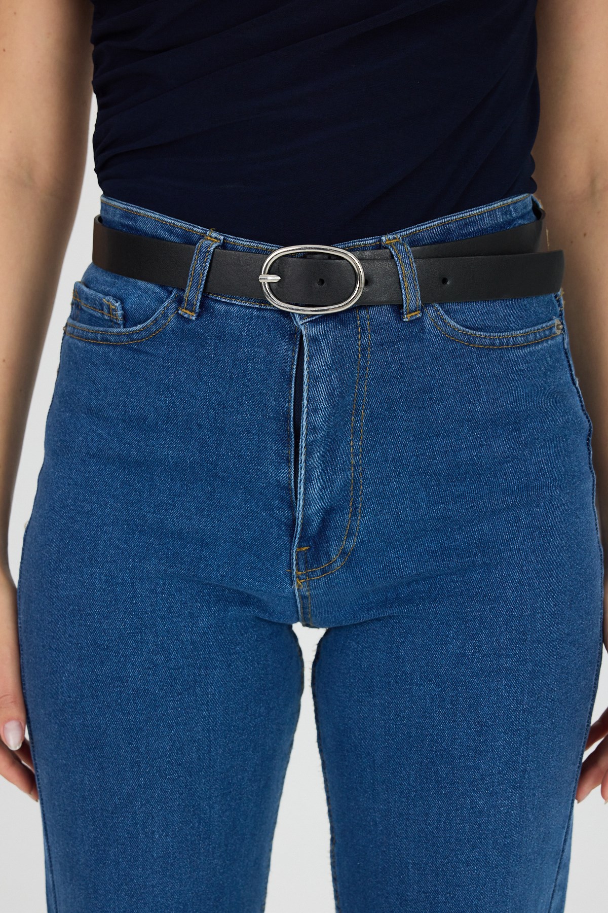 Siyah Oval Tokalı Gümüş Detaylı Kemer 429