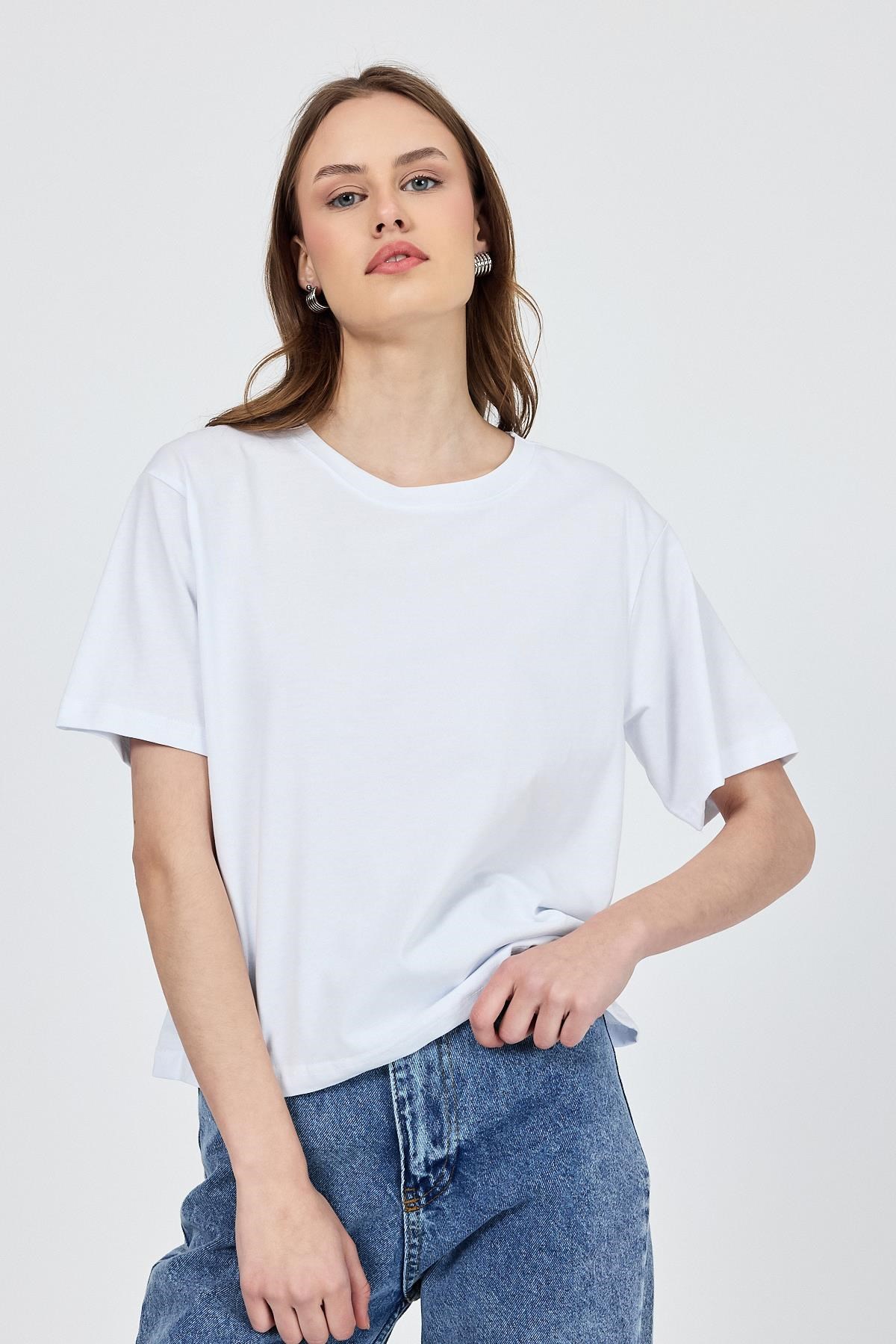 Beyaz Bisiklet Yaka %100 Pamuk Relaxed Fit Tişört 2142M
