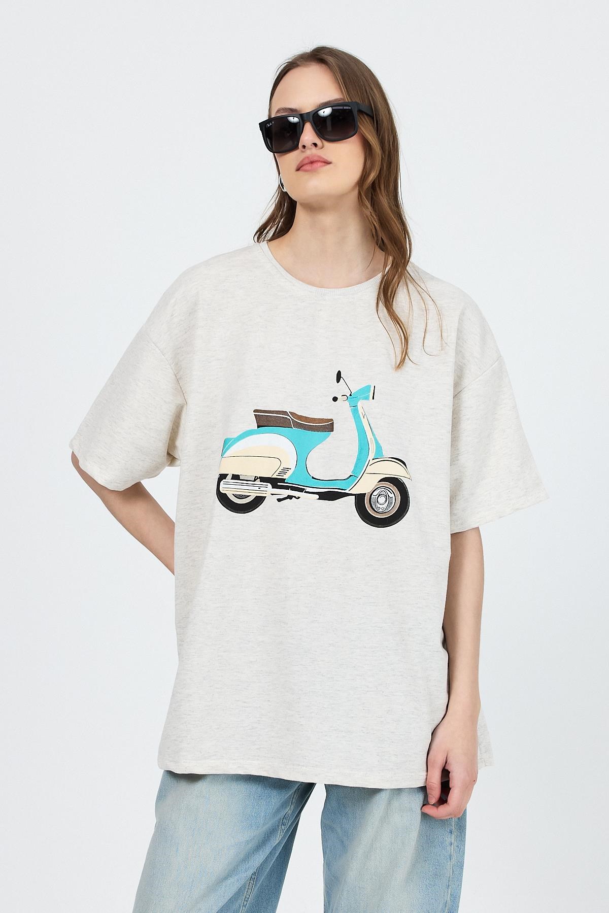 Karmelanj Bisiklet Yaka Motosiklet Baskı Detaylı Oversize Tişört 3098