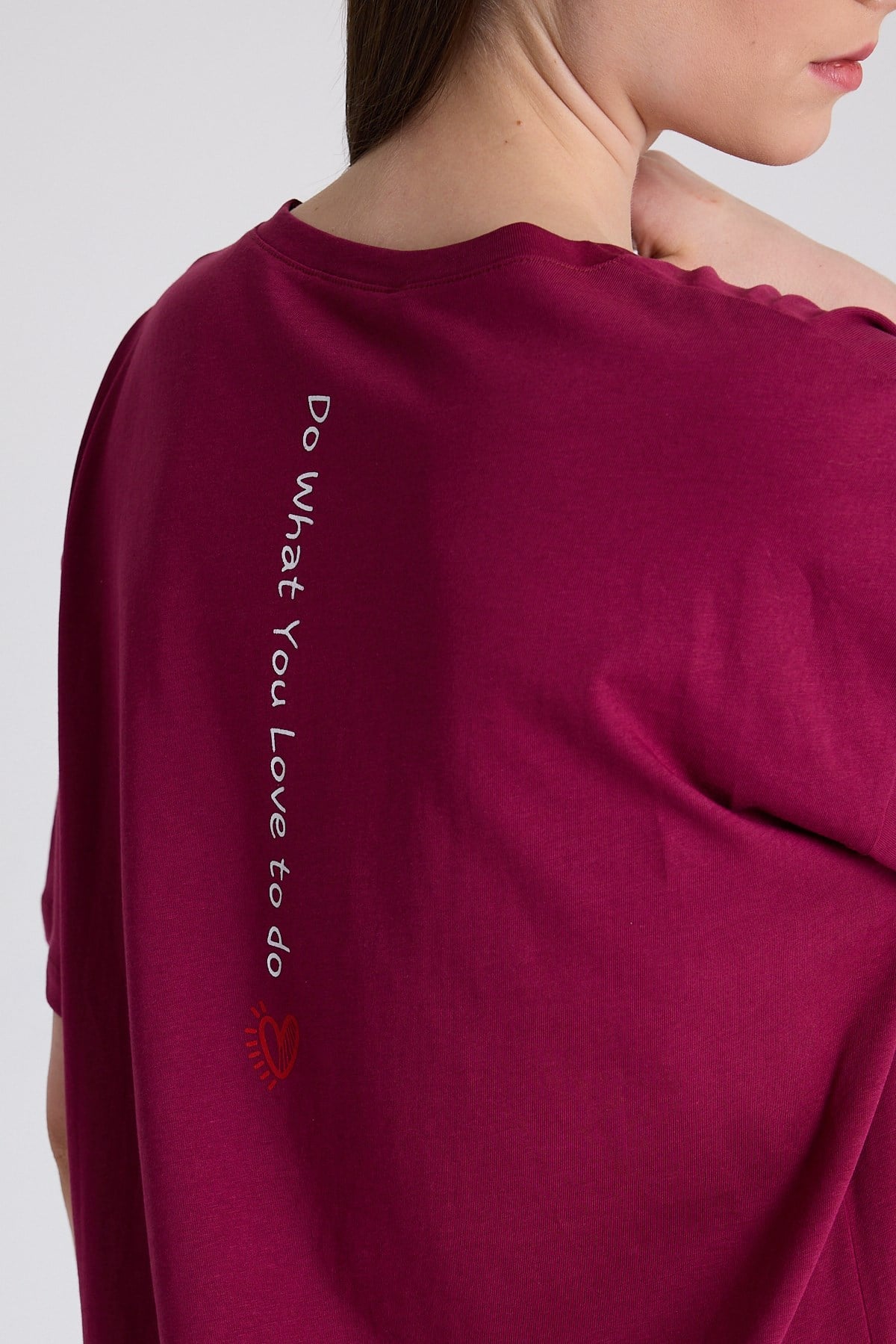 Bordo Arka Yazı Baskılı Kalpli %100 Pamuk Oversize Tişört 2150-33M 4