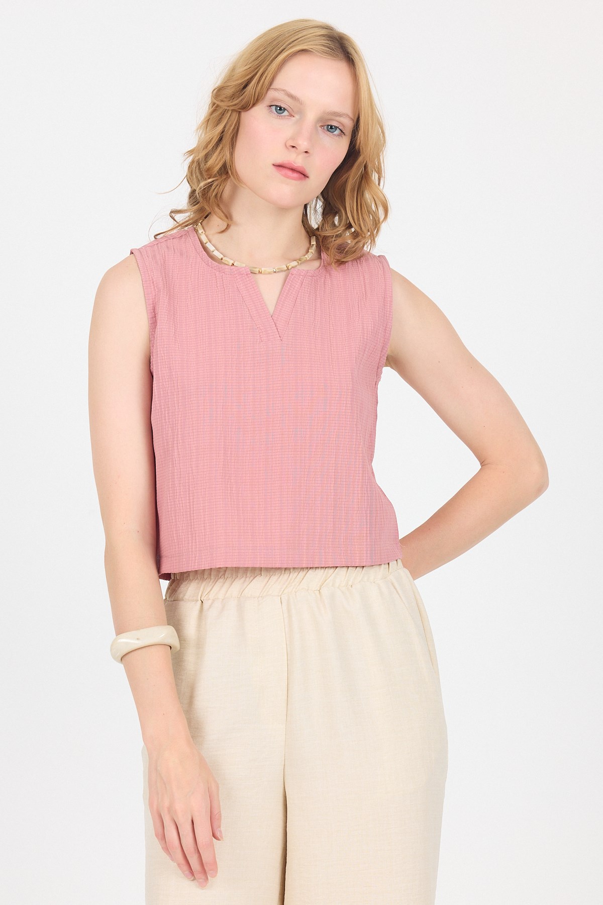 Gül V Yaka Kolsuz Crop Bluz 8027