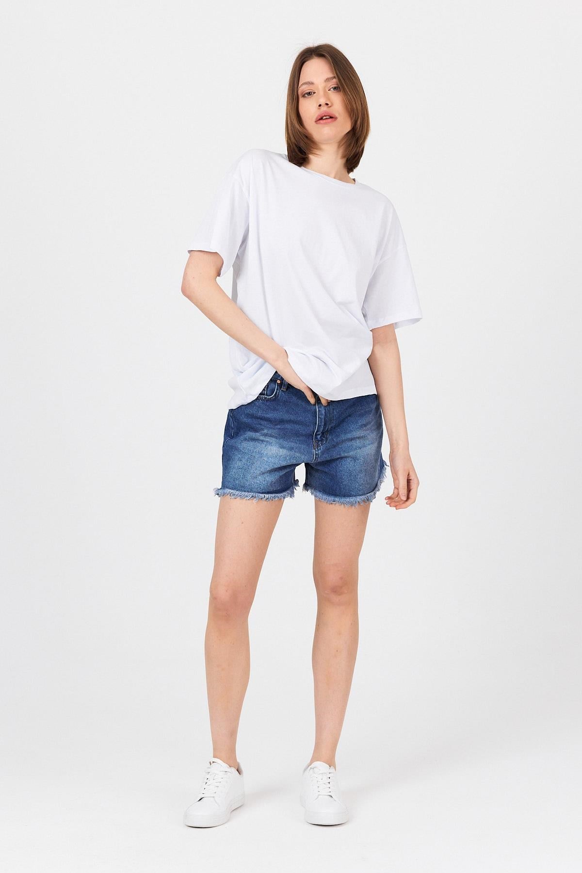 Beyaz Omuz Yazı Baskılı %100 Pamuk Oversize Tişört 2150-30M 8