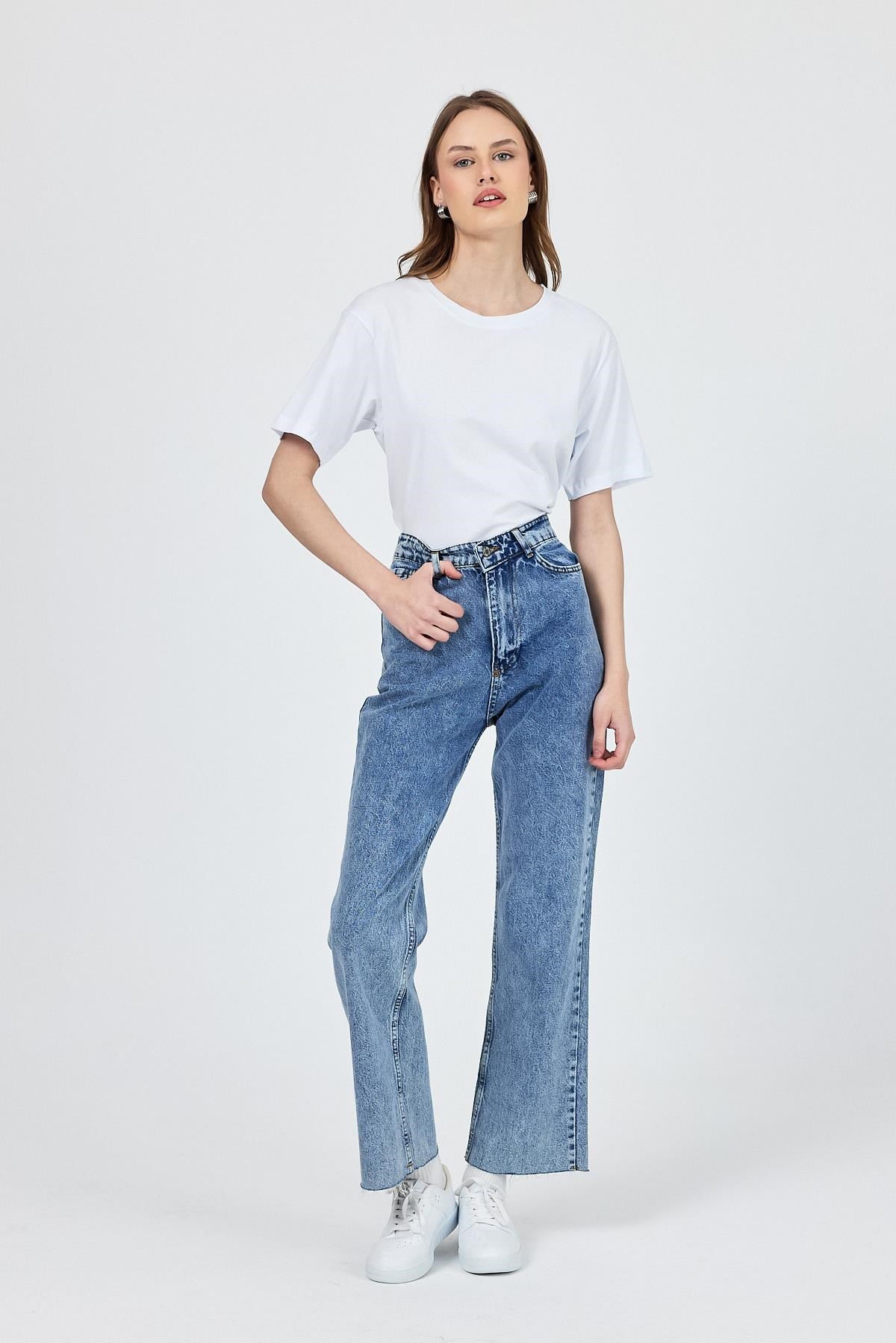 Beyaz Bisiklet Yaka %100 Pamuk Relaxed Fit Tişört 2142M 7