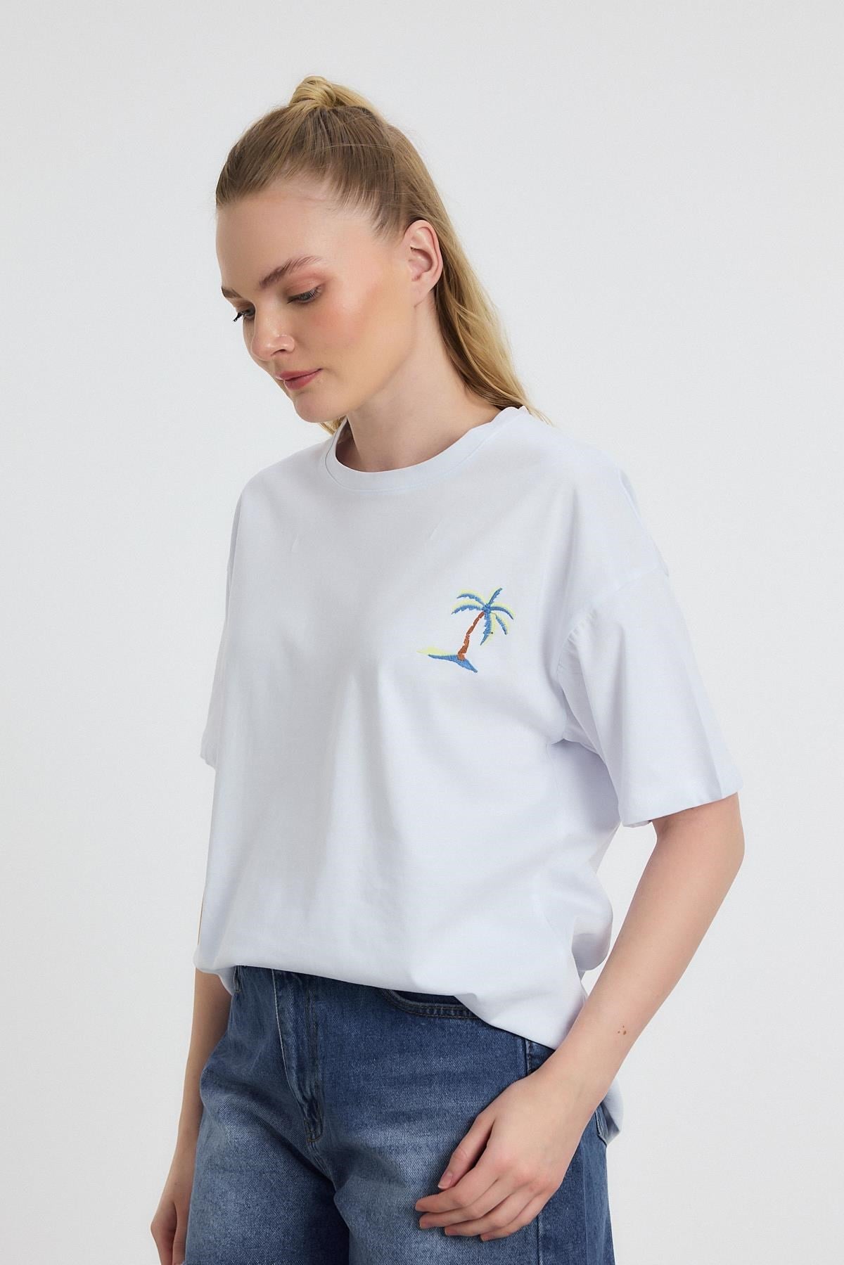 Bisiklet Yaka Nakışlı Tişört 2150-16M Beyaz 7
