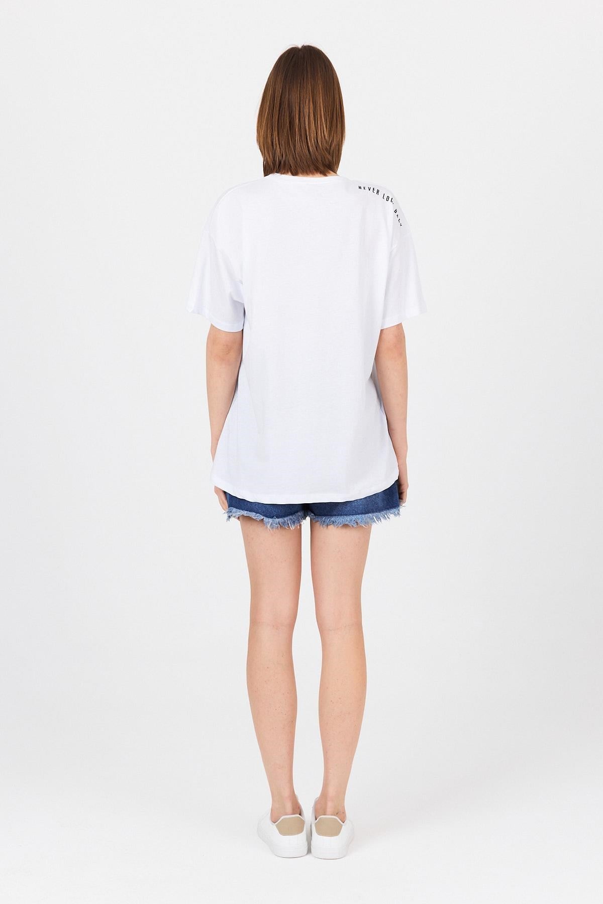 Beyaz Omuz Yazı Baskılı %100 Pamuk Oversize Tişört 2150-30M 5