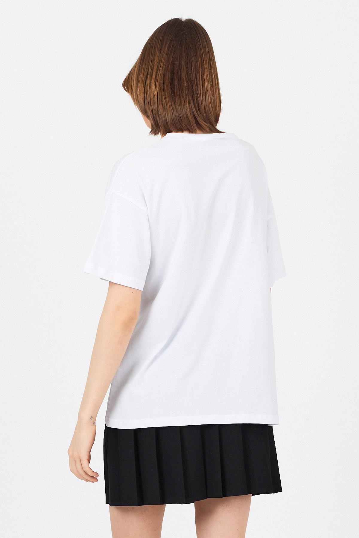 Beyaz Göğüs Yazı Baskılı Pamuklu Oversize Tişört 2150-31M 5