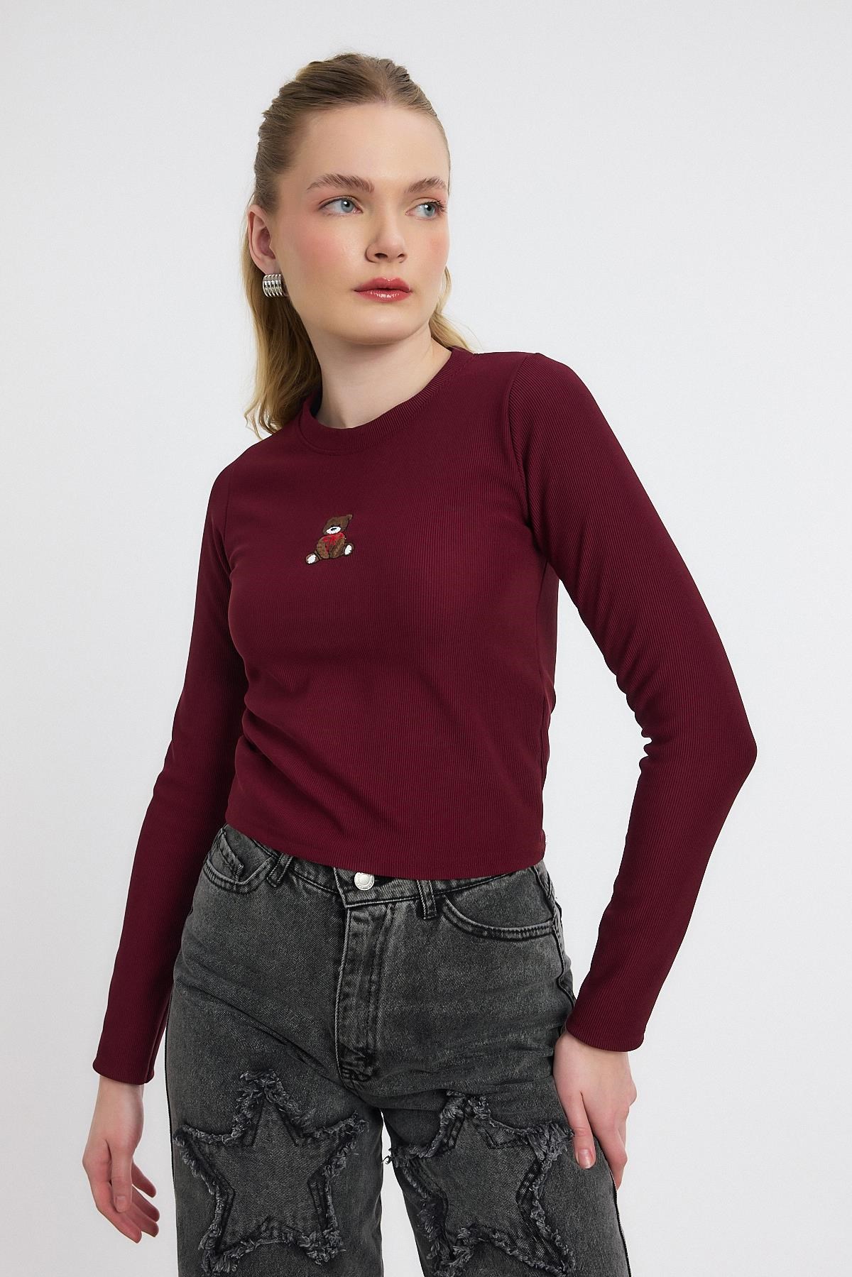 Ayıcık Nakışlı Bisiklet Yaka Bluz 2200 Bordo