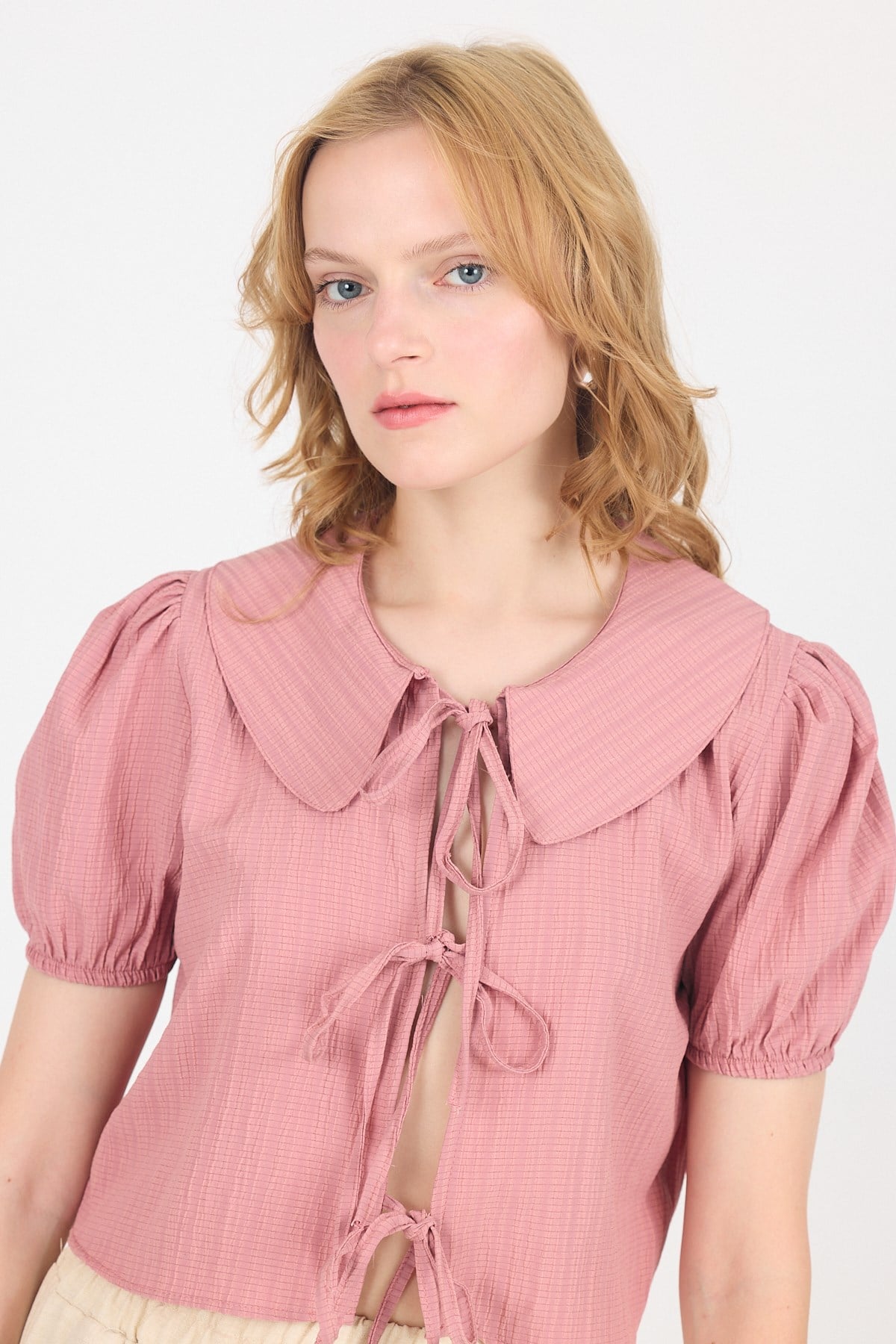 Gül Bağlama Detaylı Bebe Yaka Crop Bluz 8064 2