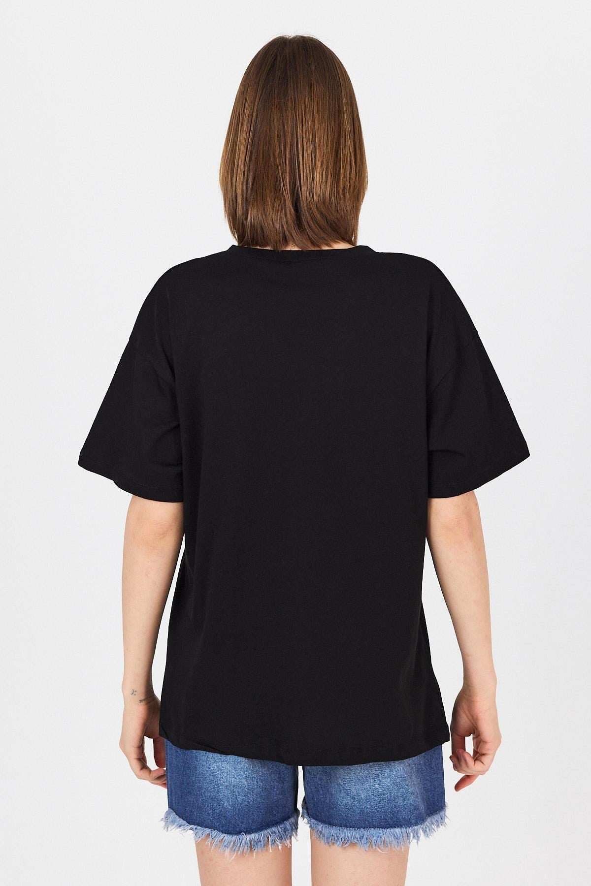 Siyah Göğüs Yazı Baskılı Pamuklu Oversize Tişört 2150-31M 5
