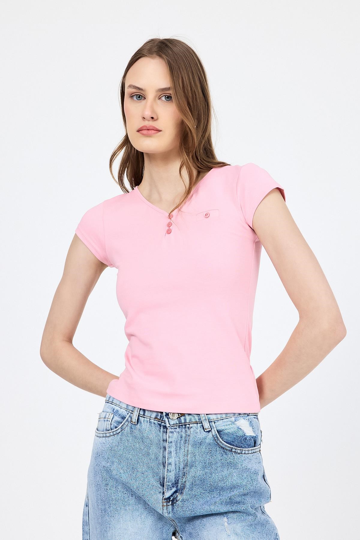 Pembe V Yaka Düğmeli Cep Detaylı Slim Fit Tişört 2213
