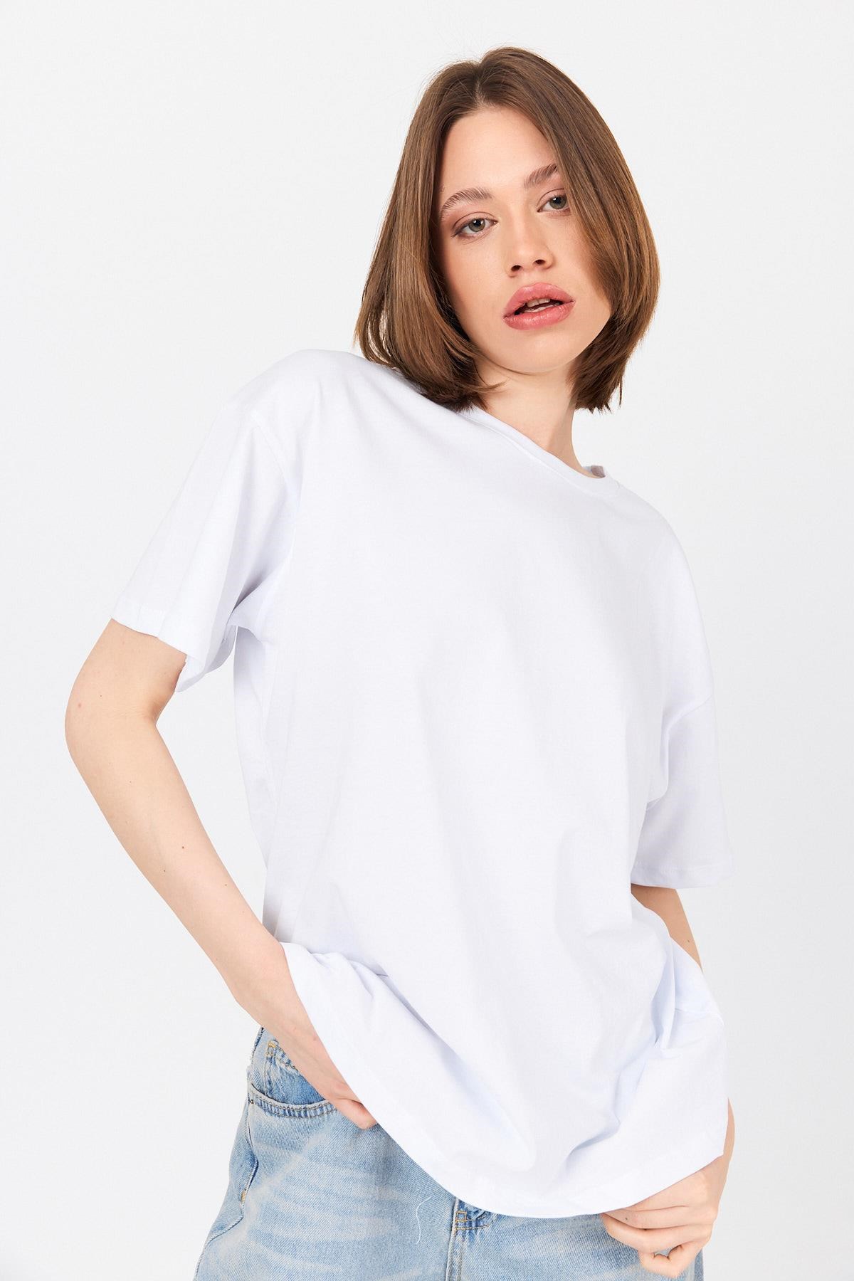 Beyaz Arka Yazı Baskılı Kalpli %100 Pamuk Oversize Tişört 2150-33M 6