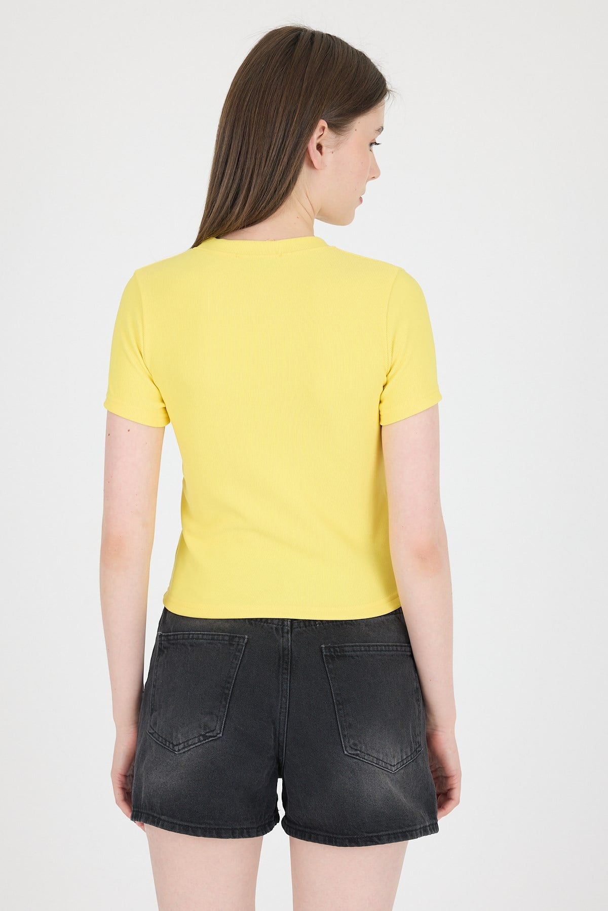 Sarı Kurdele Detay Crop Tişört 2202 5