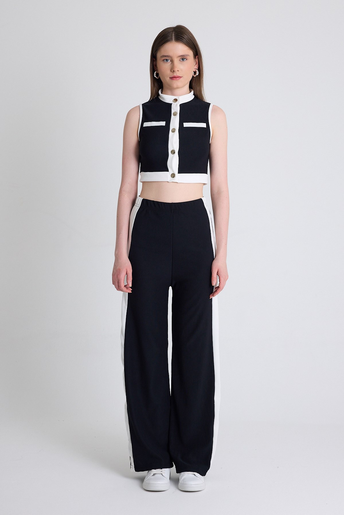 Siyah Kolsuz Crop Bluz ve Şeritli Palazzo Pantolon Takım 2215
