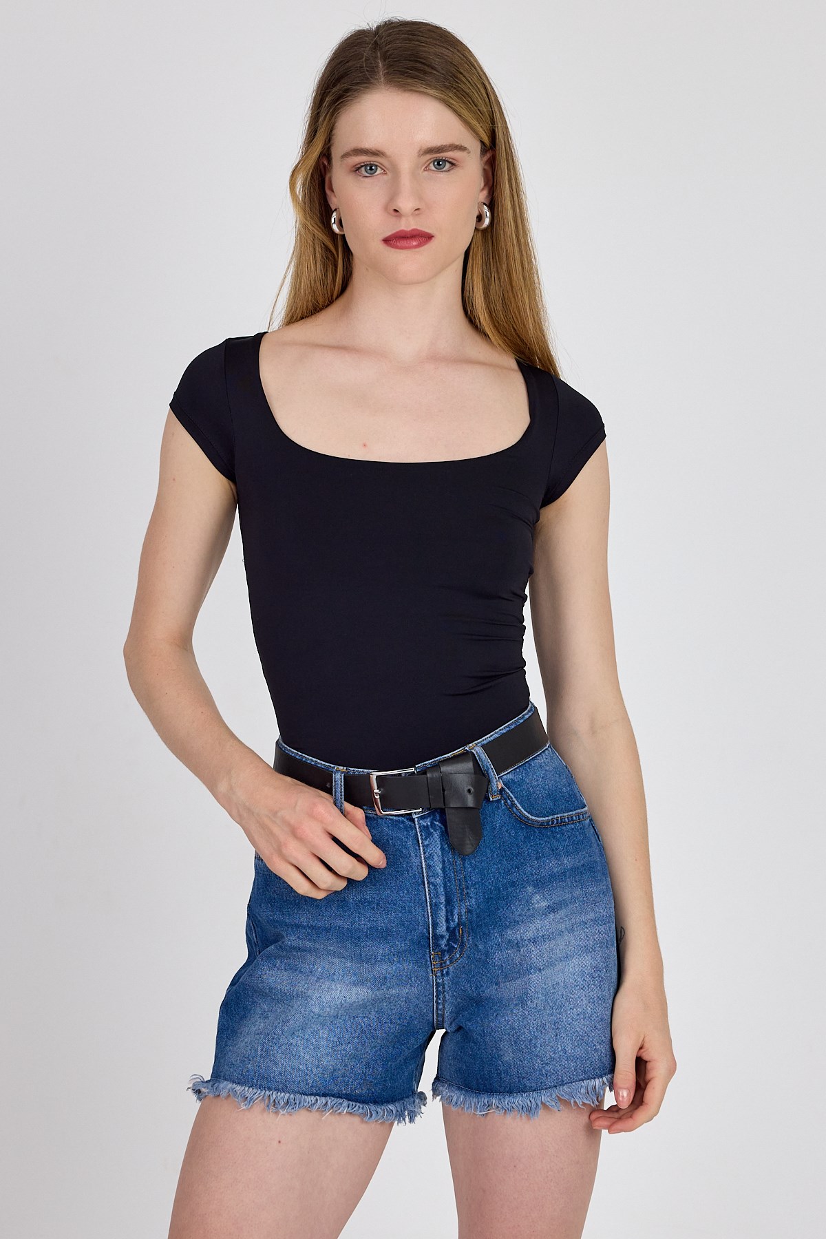 Siyah Kare Yaka Kısa Kol Body 3116