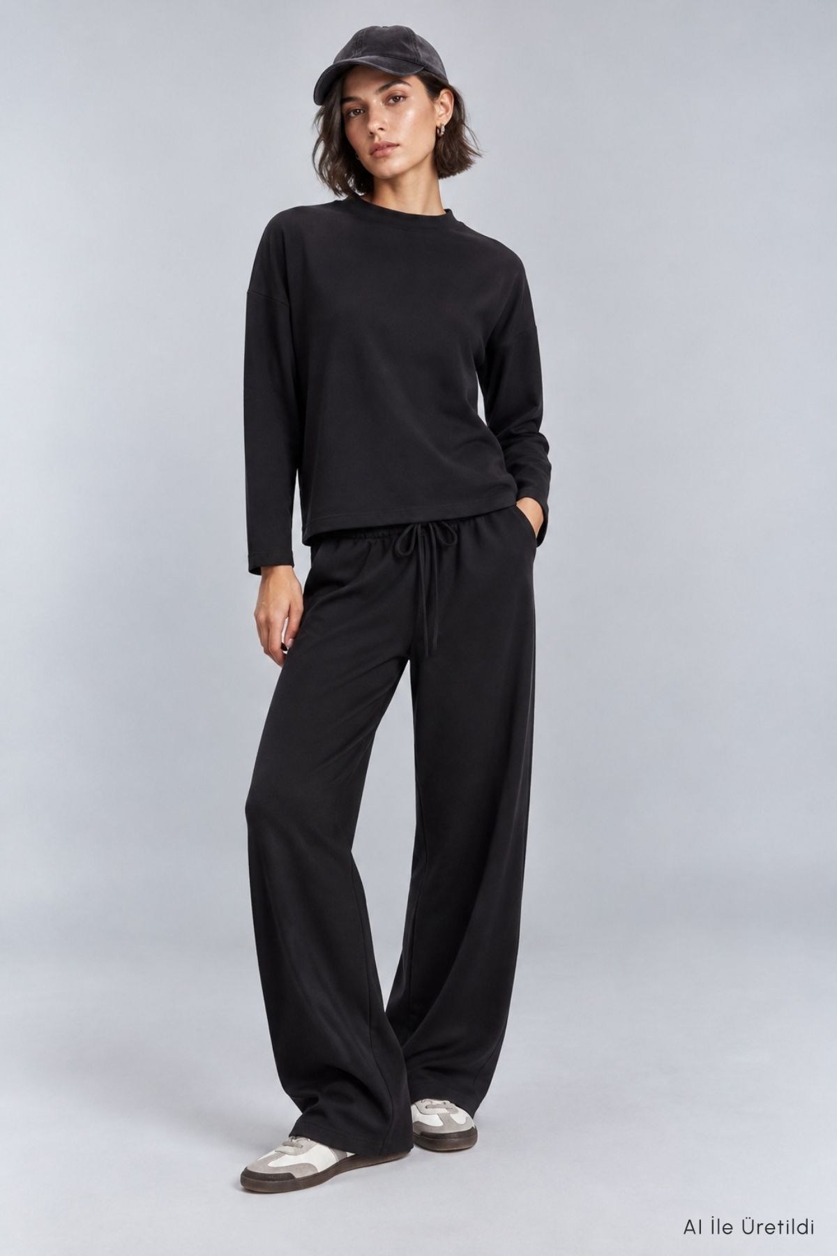 Kadın Siyah Bisiklet Yaka Oversize Sweat ve Bol Paça Eşofman Takım