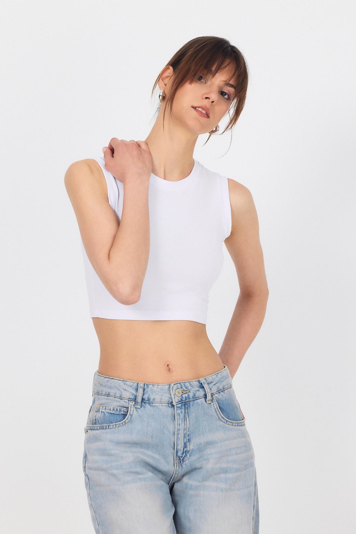 Beyaz Bisiklet Yaka Crop Atlet 9189M 7