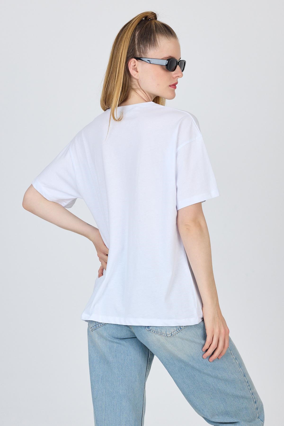 Beyaz Yazı Baskılı %100 Pamuk Oversize Tişört 2150-7M 5