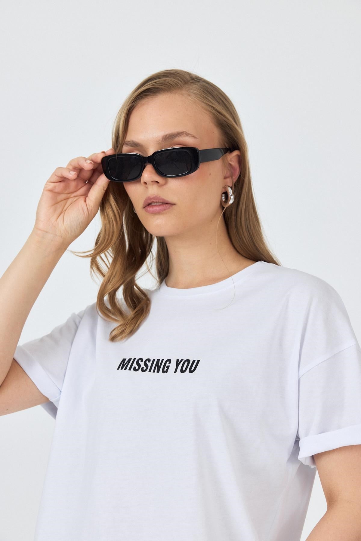 Beyaz Yazı Baskılı Pamuklu Oversize Tişört 2150-6M 4