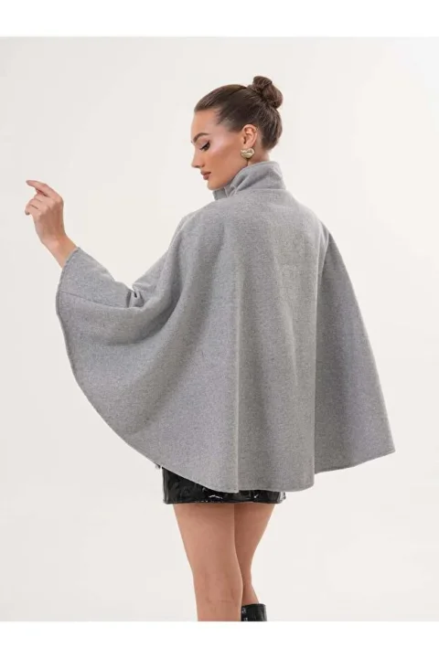 Kadın Gri Gold Düğme ve Altın Kemer Detaylı Kaşe Panço